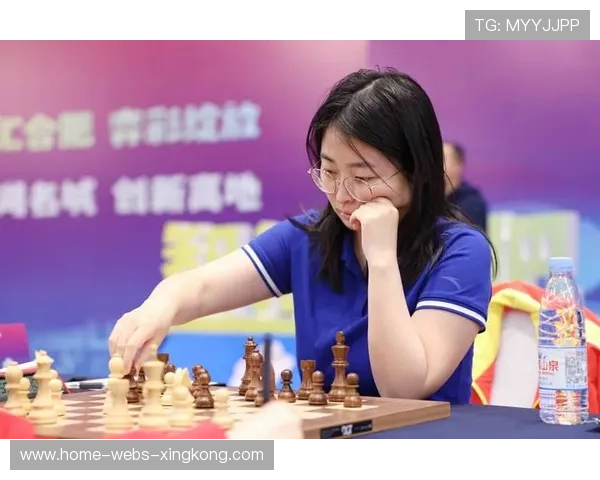 国际象棋世界冠军赛：耗时七小时决出胜负